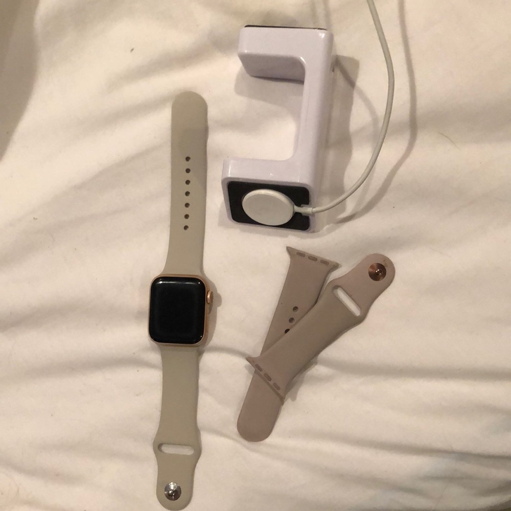 Series 4 Rose Gold Apple Watch!!